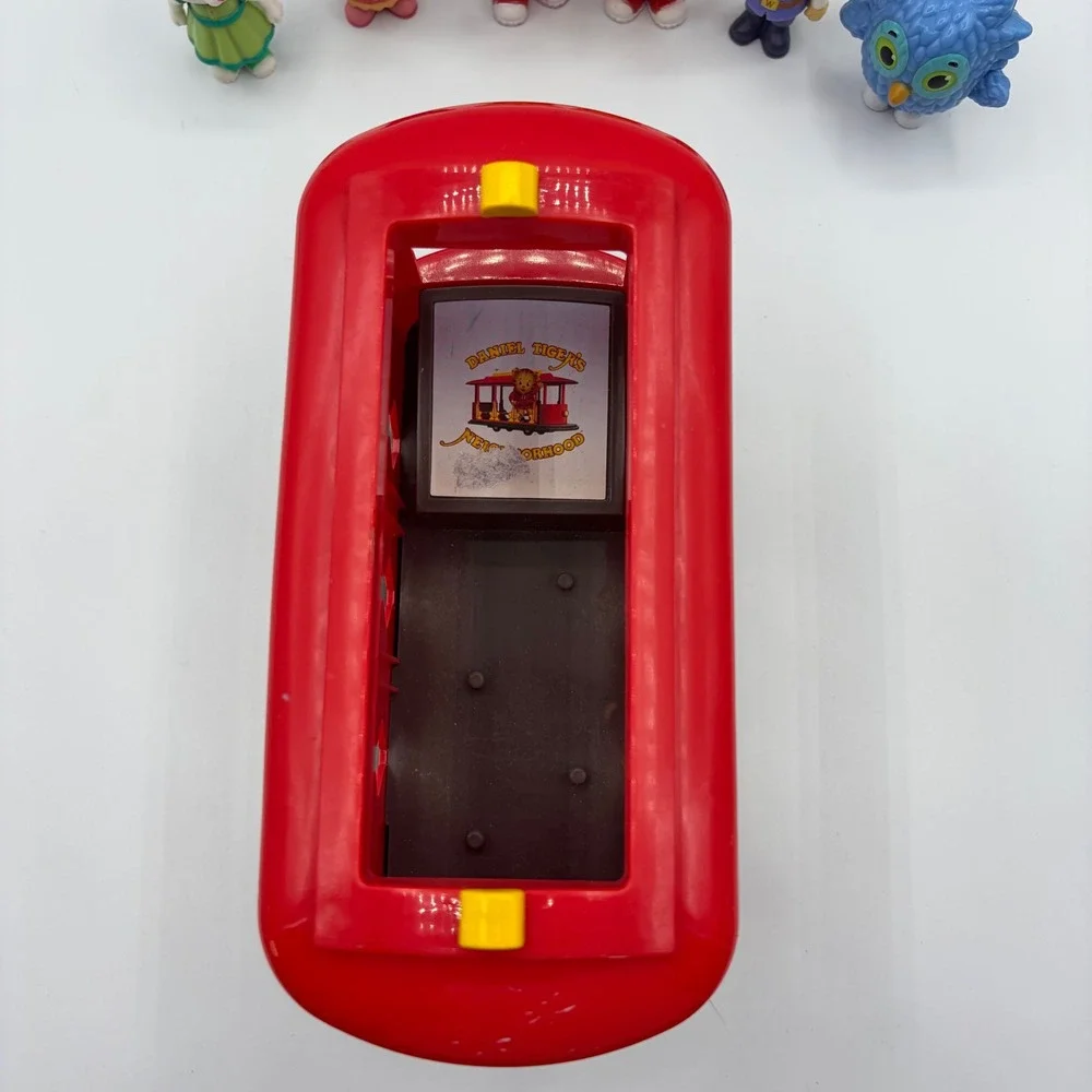 Daniel Tiger Neighborhood Trolley and 6 Figure Set Tollytots Fred Rogers Co